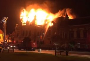 Leégett a Nagyvárad főterén álló görögkatolikus püspöki palota