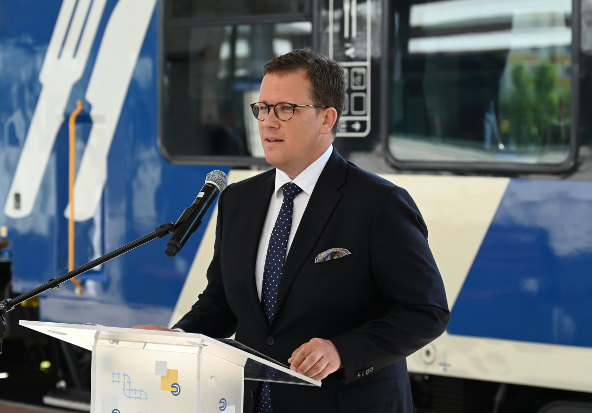 Sajtótájékoztató a nyári menetrendről.