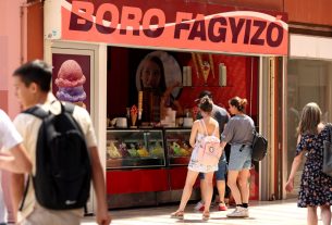 Szeged, Nyári hőségben, kánikulában fagyiznak az emberek