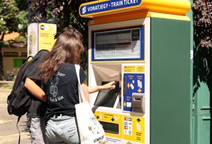 Tramtrain jegyautomata az Aradi vértanuk terén