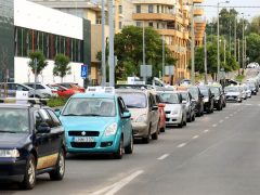 Autós szakoktatók demonstrációja Szegeden