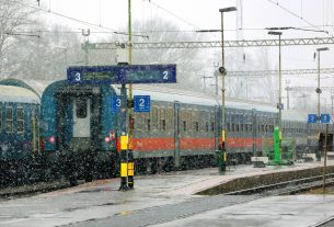 Szeged, Nagyállomás, vasútállomás, peron, MÁV, utazás, közlekedés, vonat, havazás