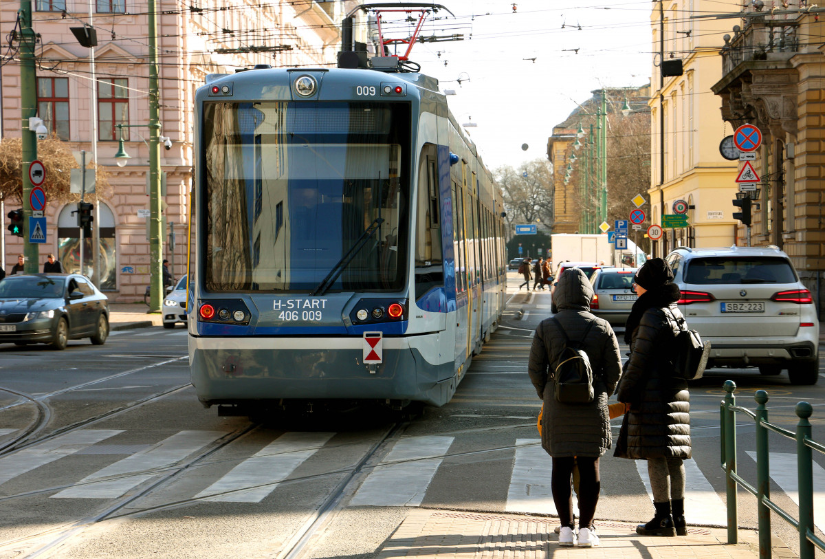 Szeged, Tram train, vasútvillamos, közlekedés, tömegközlekedés, utazás, MÁV