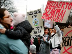 Szeged, óvoda, óvodapedagógus, óvonő, nevelés, gyerek, demonstráció, tüntetés, bér, fizetés