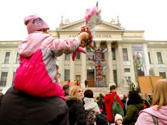 Szeged, óvoda, óvodapedagógus, óvonő, nevelés, gyerek, demonstráció, tüntetés, bér, fizetés