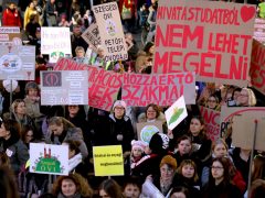 Szeged, óvoda, óvodapedagógus, óvonő, nevelés, gyerek, demonstráció, tüntetés, bér, fizetés