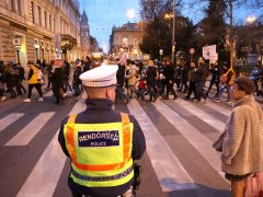 Szeged, óvoda, óvodapedagógus, óvonő, nevelés, gyerek, demonstráció, tüntetés, bér, fizetés