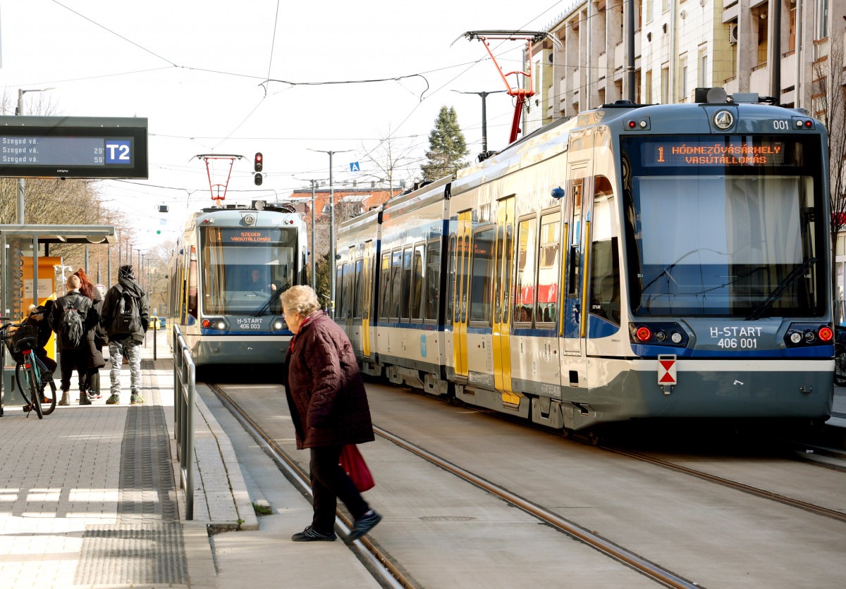 Hódmezővásárhely, Tram train, Andrássy út, MÁV, közlekedés