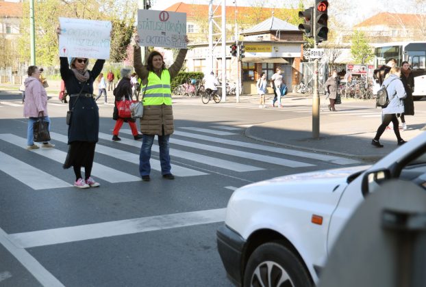 Szeged, Egységes Szülői Front, Mars tér, oktatás, demonstráció