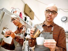 Szeged, Jarjabka Zoltán, barista, Kék Elefánt kávézó, kávézó, kávé, vendéglátás