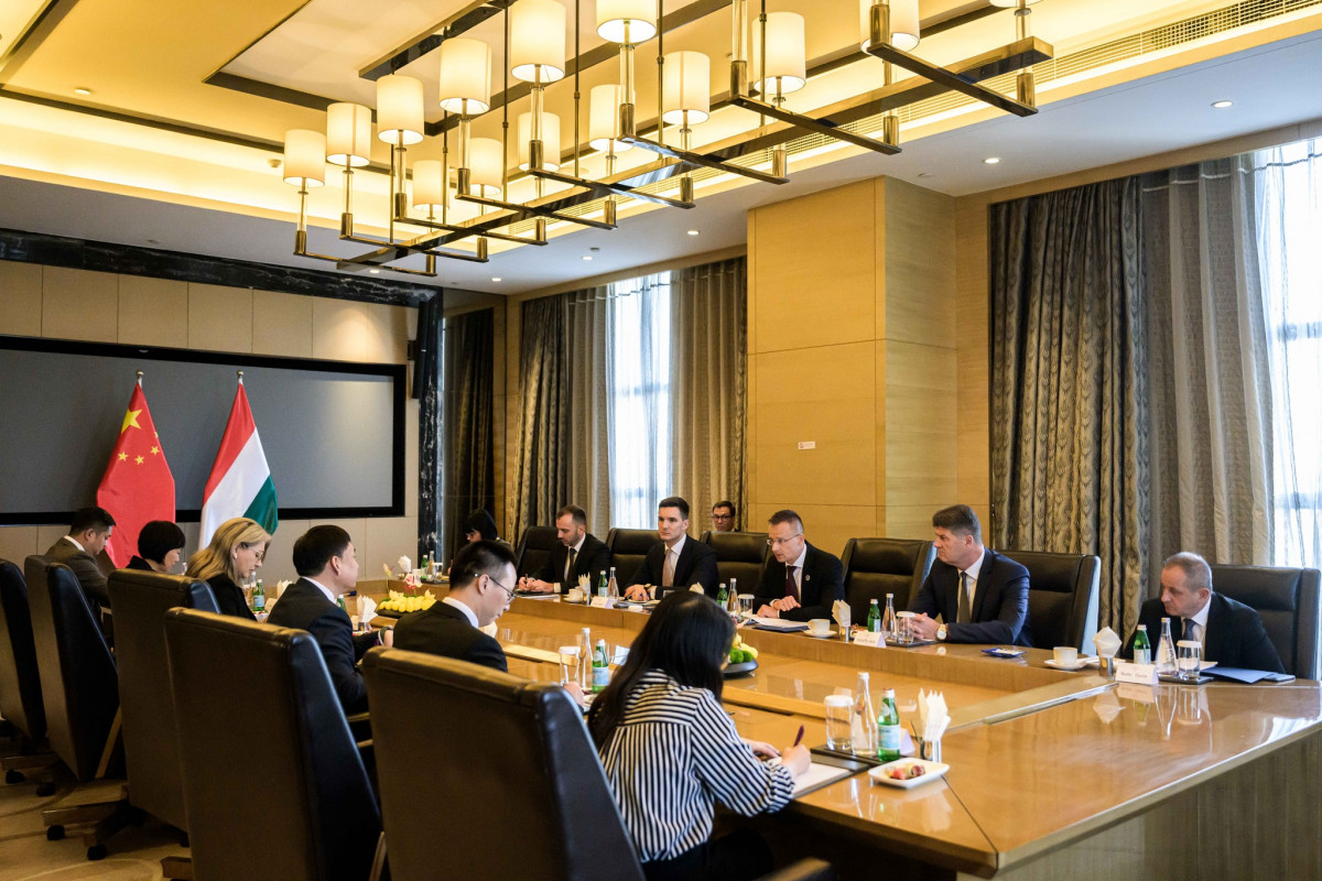 Mihálffy Béla Kínában