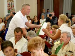 Szeged, fogyatékos- és idősügyi támogatások átadása, önkormányzat, Botka László, városháza