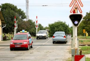 Szeged, felújítás, Klebelsberg-telep, vasúti átjáró, lezárás, MÁV, vonat, vasút, sorompó