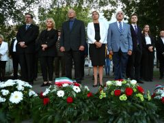 Szeged, október 6., megemlékezés, Aradi vértanúk tere, koszorúzás