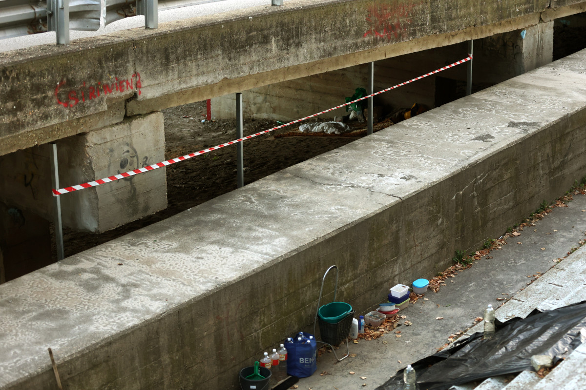 Szeged, Huszár Mátyás rakpart, felújítás, hajléktalan, felüljáró
