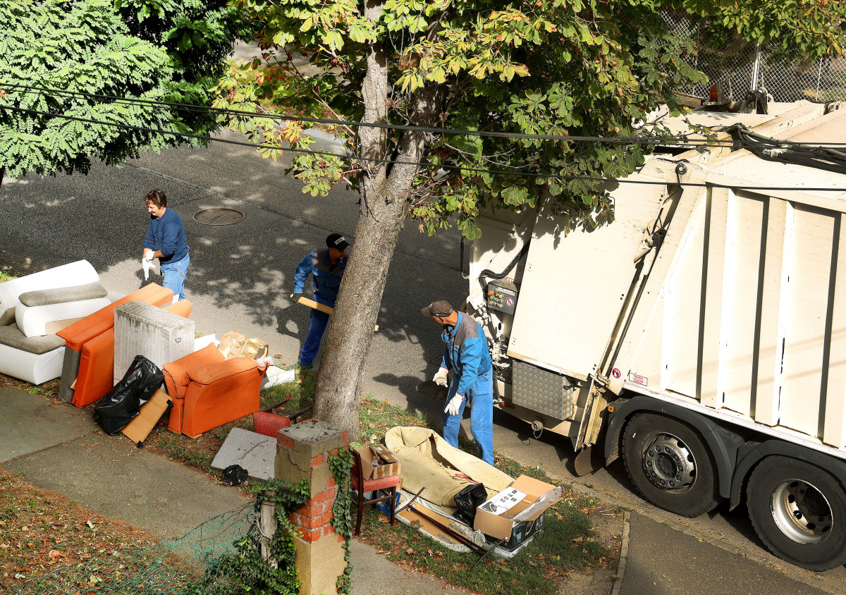 Szeged, lomtalanítás, Szegedi Hulladékgazdálkodási Nonprofit Kft., hulladék, szemét, szemétszállítás