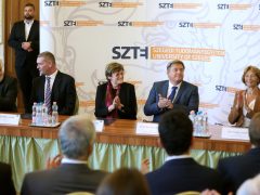 Szeged, Karikó Katalin, Nobel-díj, kutató, kutatóprofesszor, köszöntés, SZTE, Szegedi Tudományegyetem, ünnepi ülés, egyetem