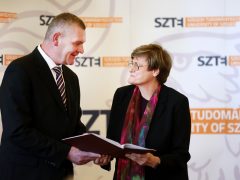 Szeged, Karikó Katalin, Nobel-díj, kutató, kutatóprofesszor, köszöntés, SZTE, Szegedi Tudományegyetem, ünnepi ülés, egyetem