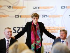 Szeged, Karikó Katalin, Nobel-díj, kutató, kutatóprofesszor, köszöntés, SZTE, Szegedi Tudományegyetem, ünnepi ülés, egyetem