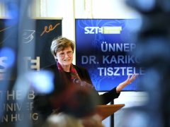 Szeged, Karikó Katalin, Nobel-díj, kutató, kutatóprofesszor, köszöntés, SZTE, Szegedi Tudományegyetem, ünnepi ülés, egyetem