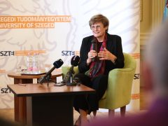 Szeged, Karikó Katalin, Nobel-díj, kutató, kutatóprofesszor, köszöntés, SZTE, Szegedi Tudományegyetem, ünnepi ülés, egyetem