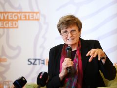 Szeged, Karikó Katalin, Nobel-díj, kutató, kutatóprofesszor, köszöntés, SZTE, Szegedi Tudományegyetem, ünnepi ülés, egyetem