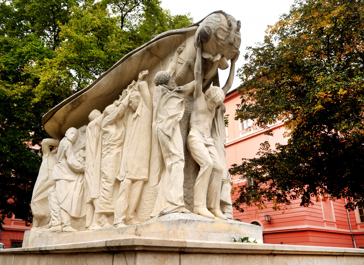 Szeged, október 23., megemlékezés, szabadság, márványszobor, Rerrich Béla tér