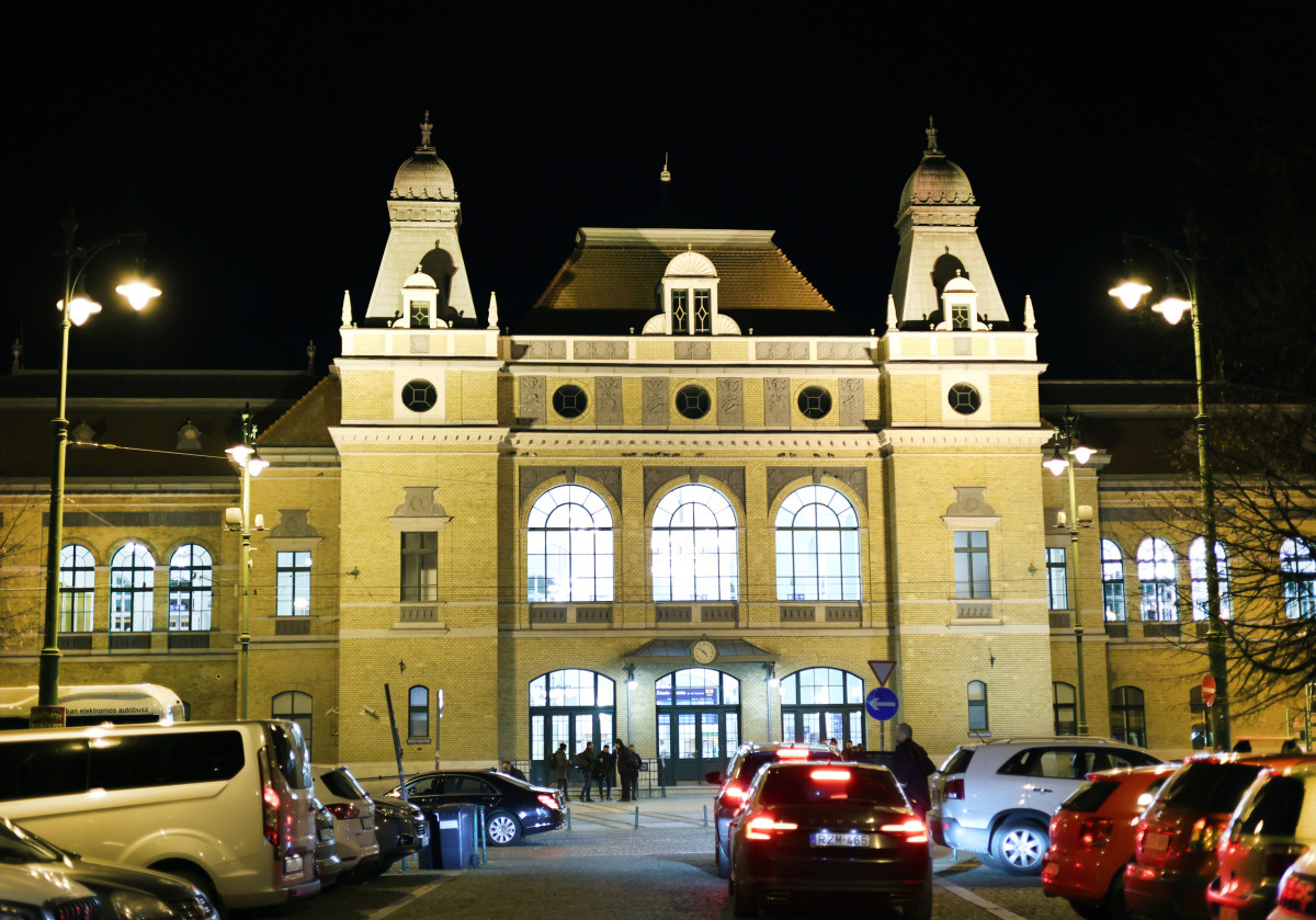 Szeged, vasútállomás,Nagyállomás épület