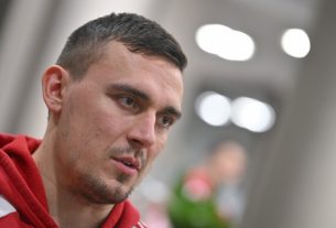 Köln, 2024. január 19. Bodó Richárd, az olimpiai kvalifikációs férfi Európa-bajnokságon szereplő magyar kézilabda-válogatott játékosa interjút ad az MTI újságírójának a csapat kölni szálláshelyén 2024. január 19-én. MTI/Czeglédi Zsolt