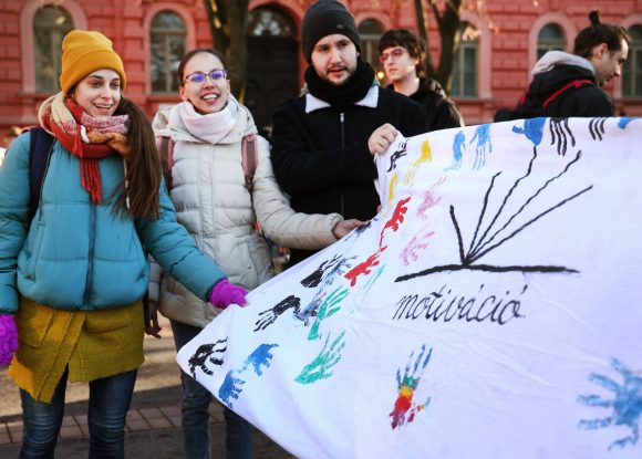 Szeged, demonstráció, véderdő, Momentum, Püspöki Hivatal