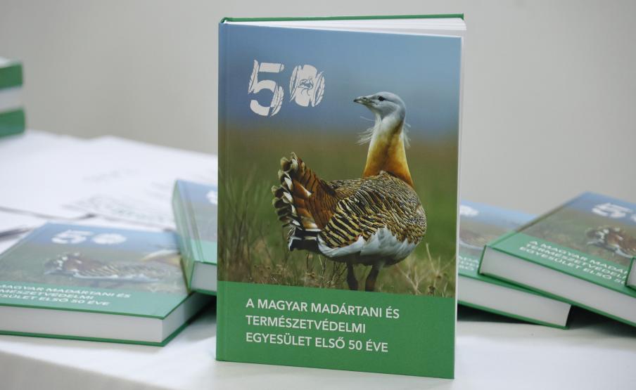 Megjelent a Magyar Madártani és Természetvédelmi Egyesület első 50 évét bemutató könyv.