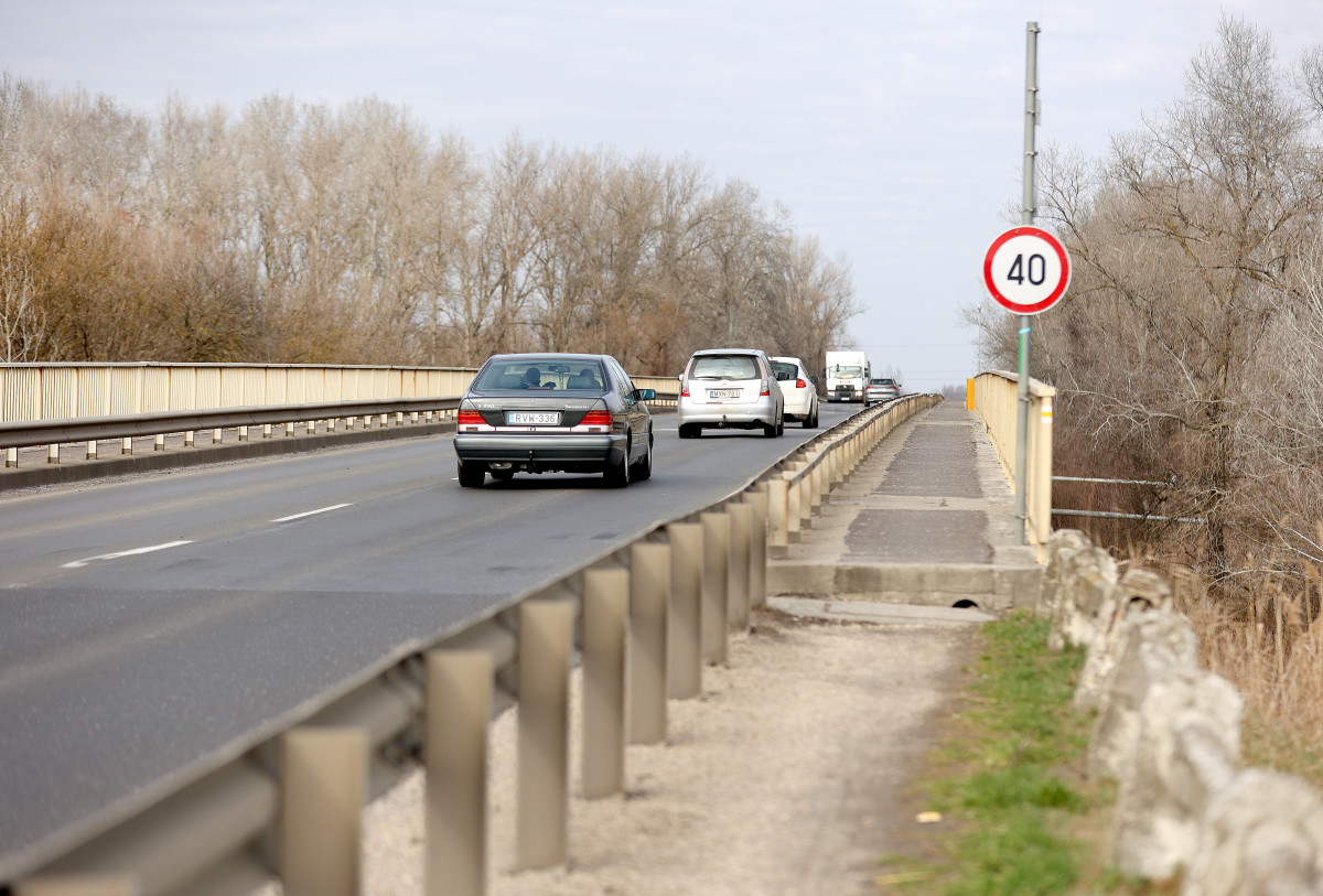 Algyő, autós forgalom, algyői Tisza híd, híd