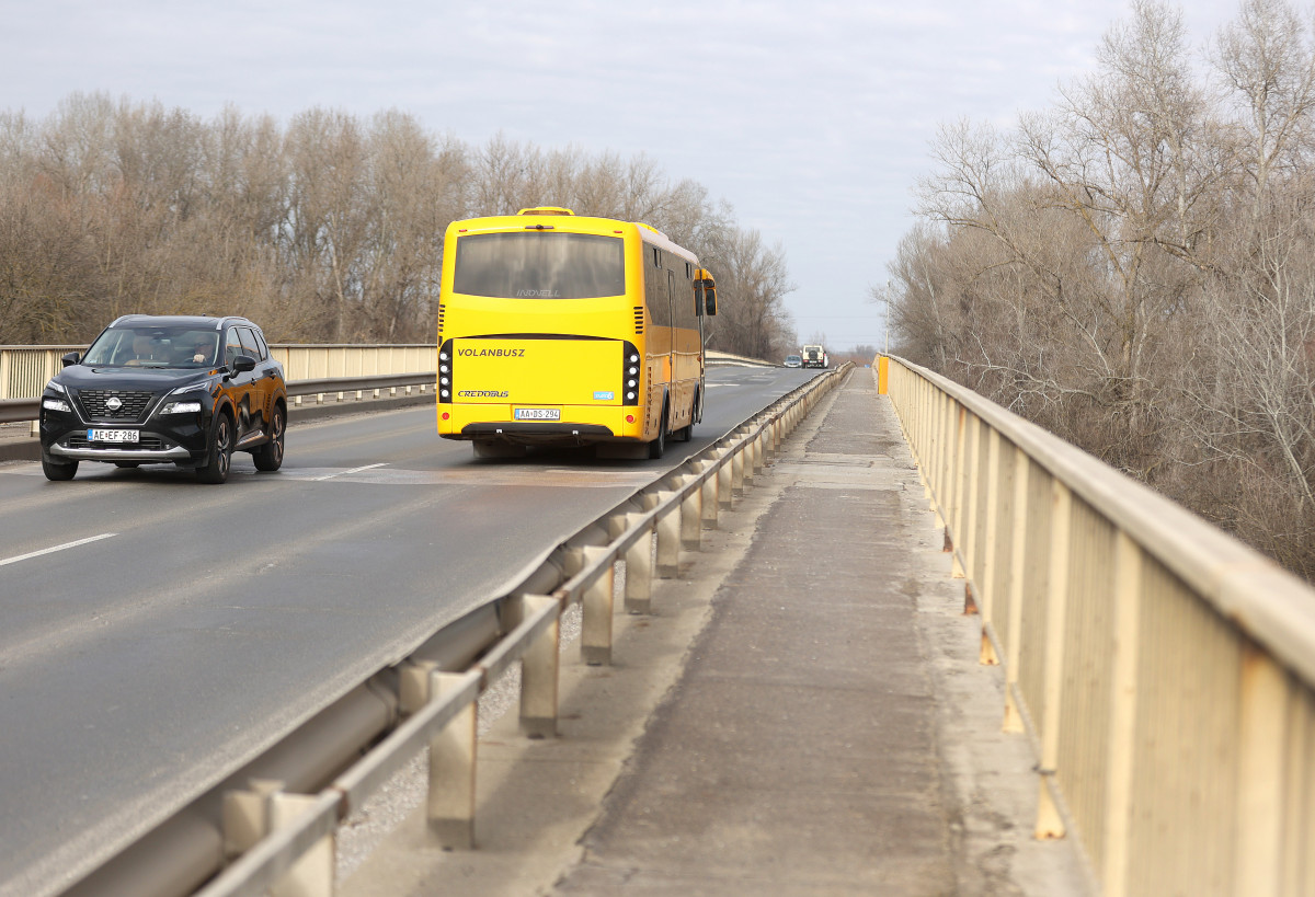 Algyő, autós forgalom, algyői Tisza híd, híd