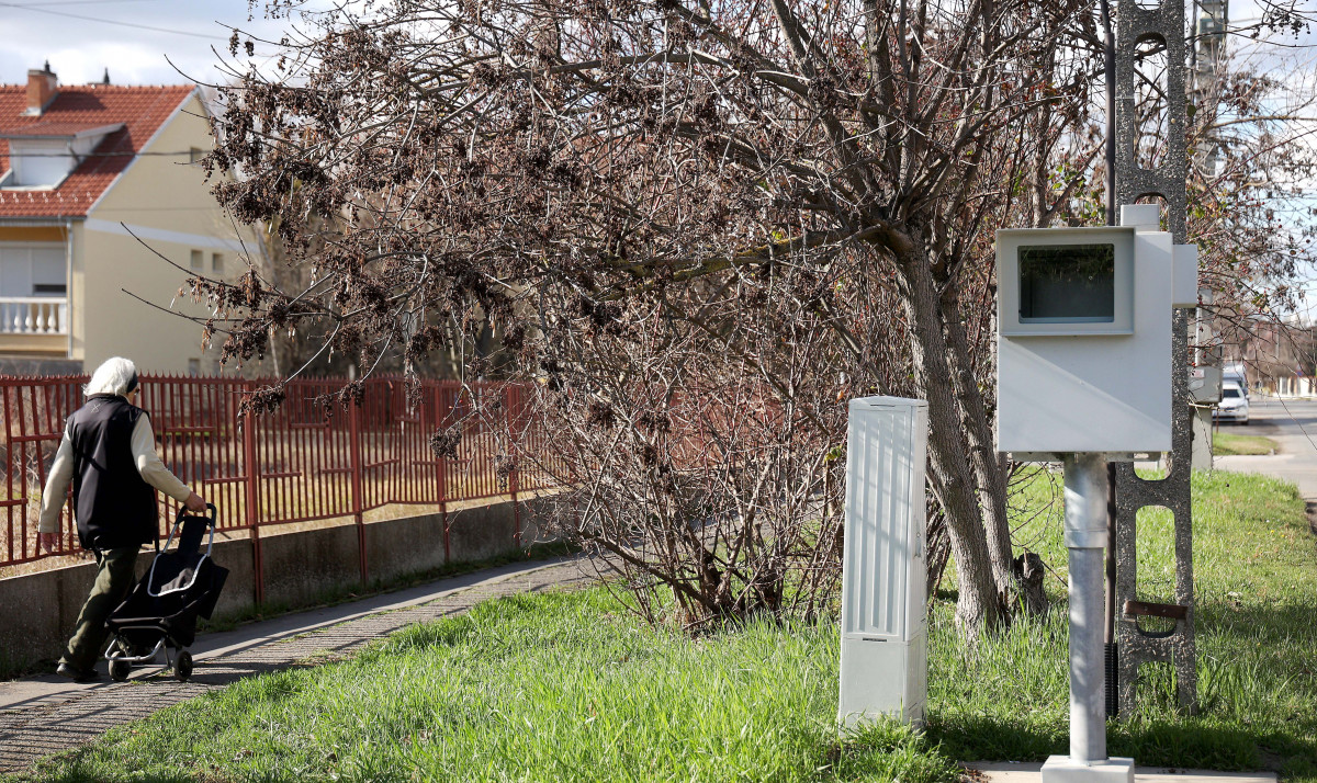 Szeged, rendőrség, trafibox, sebességmérés, gyorshajtás, Fő fasor