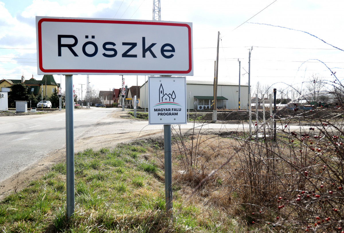 Röszke, település, falu, tábla, község