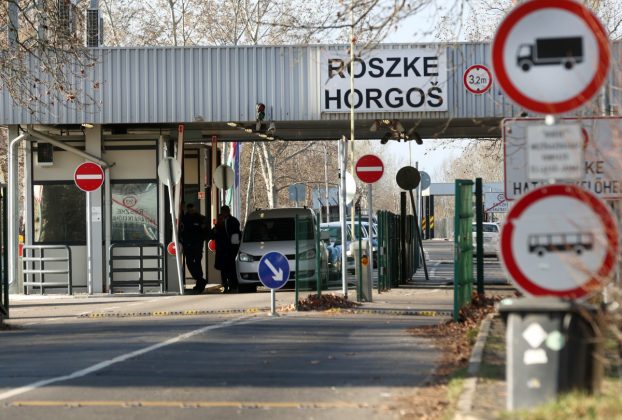 Röszke, Röszke–Horgos, határátkelő, határ