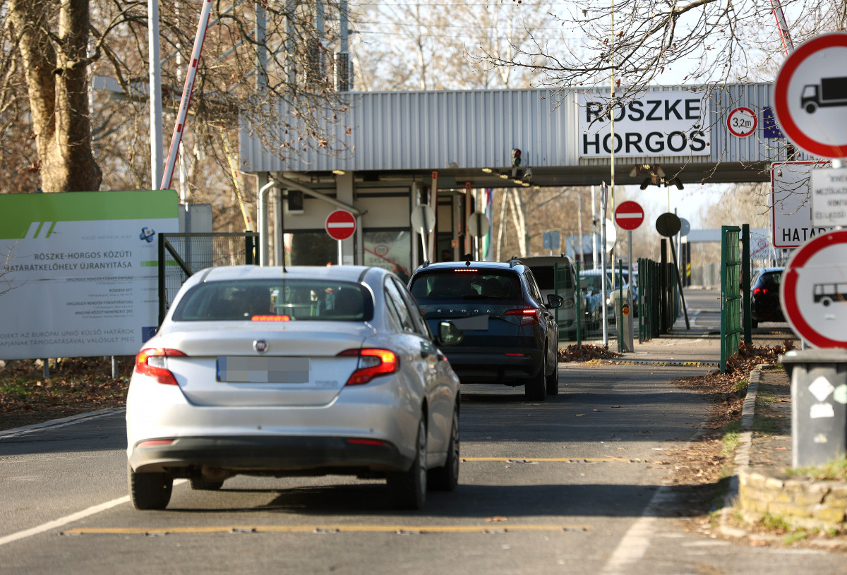 Röszke, Röszke–Horgos, határátkelő, határ