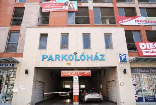 Szeged, parkoló, parkolás, parkolóház, Tisza Lajos krt,, autók