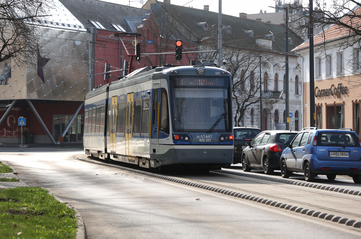 Hódmezővásárhely, tram train, közlekedés, villamosvasút, tömegközlekedés, utazás