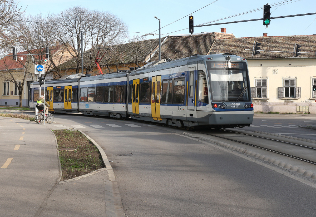 Hódmezővásárhely, tram train, közlekedés, villamosvasút, tömegközlekedés, utazás