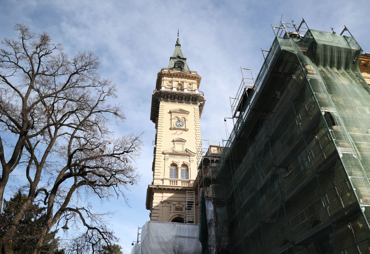 Hódmezővásárhely, felújítás, Kossuth tér, városháza, torony