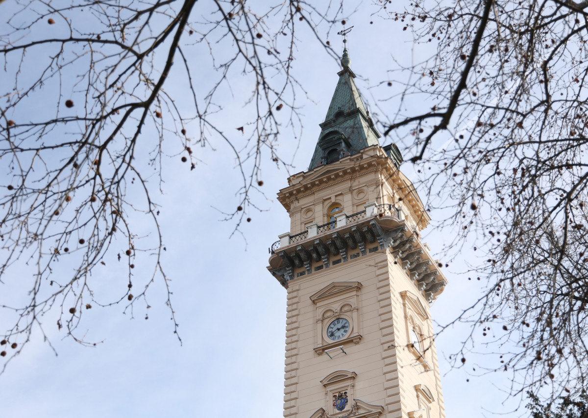 Hódmezővásárhely, felújítás, Kossuth tér, városháza, torony