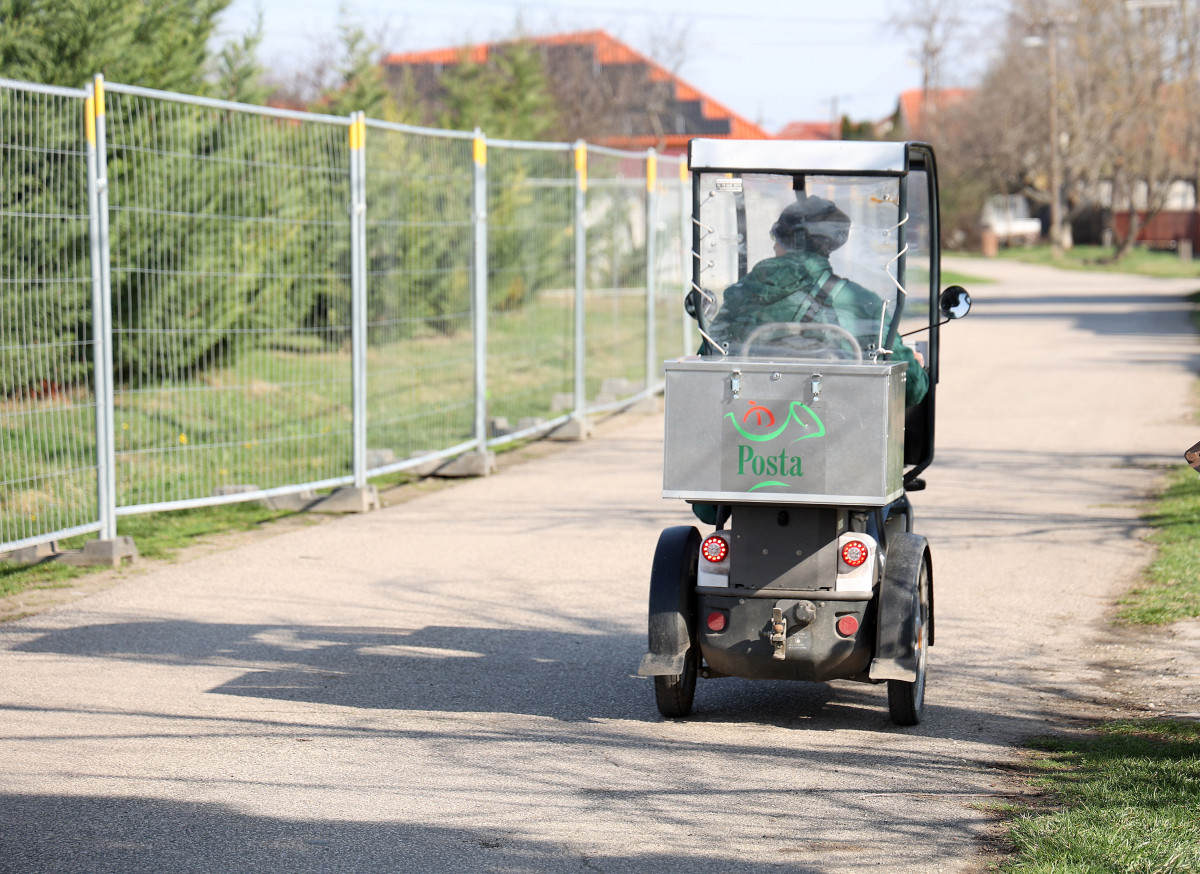 Szeged, postás, posta, motor, Szentmihály