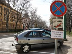 Szeged, belváros, takarítás, megállni tilos, autó, parkol, parkoló, elszállítás, Széchenyi tér