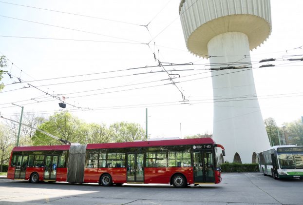 Szeged, felújított, Ikarus–Skoda, trolibusz, troli, tömegközlekedés, Nagy Sándor