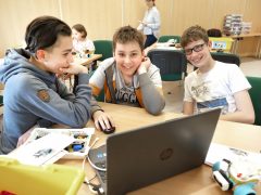Szeged, robotika szakkör, kamara, diákok, oktatás, robotika