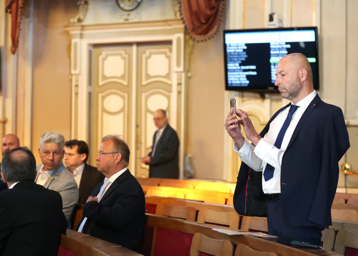 Szeged, közgyűlés, városháza, önkormányzat, önkormányzati képviselő, Szabó Bálint