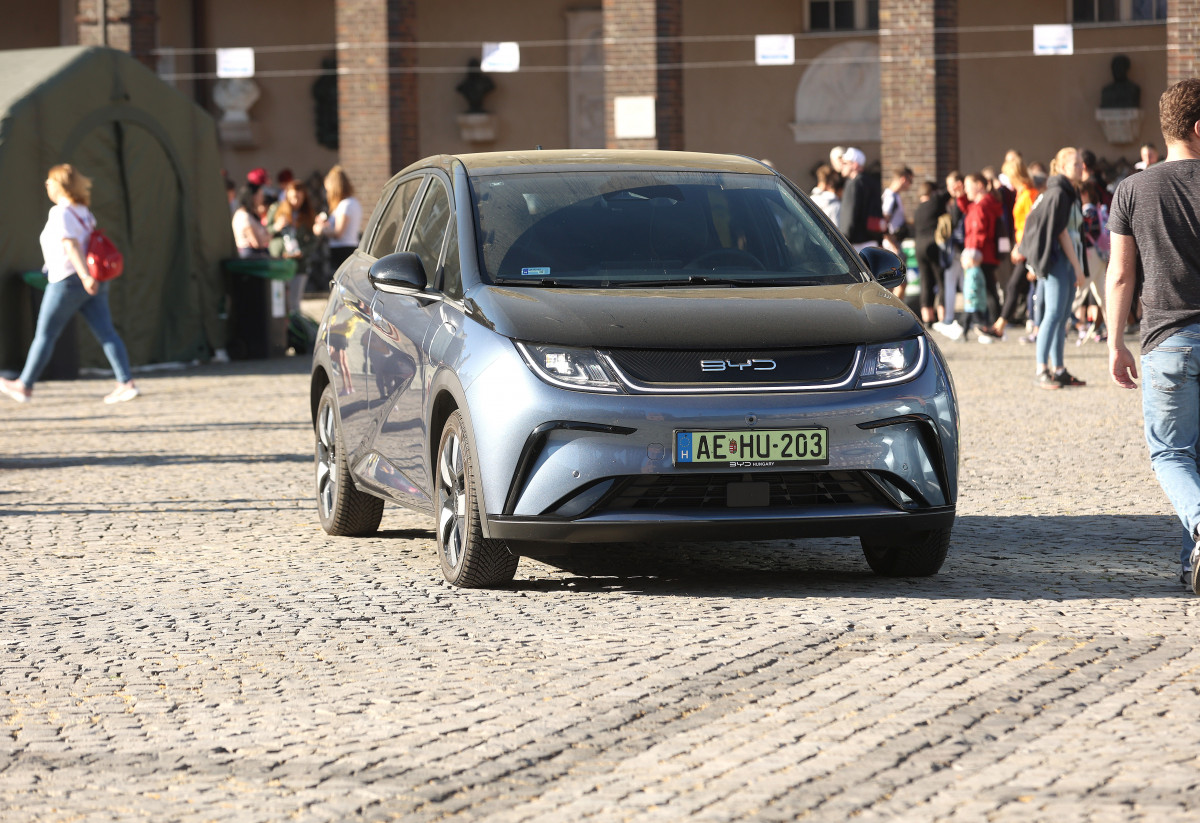 Szeged, BYD autó, BYD, gyártás, autógyártás, elektromos autó, Dóm tér