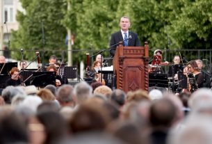 Szeged, Szegedi Szimfonikus Zenekar, koncert, tűzijáték, ünnep, uniós csatlakozás, húsz éves, évforduló, Széchenyi tér, EU, EU csatlakozás, Botka László