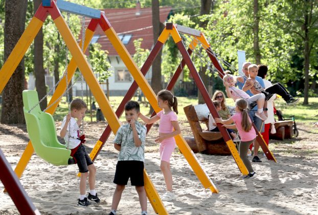 Szeged, játszótér, Kállay liget, családi nap, park, erdő, fa